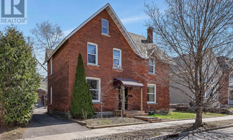 11 Sherbrooke Avenue