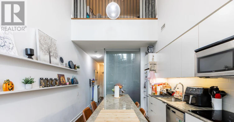 110-5 Hanna Avenue, Toronto, ON, M6K 0B3 - 8