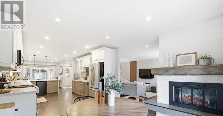 1896 New Street, Pickering, ON, L1V 3J7 - 9