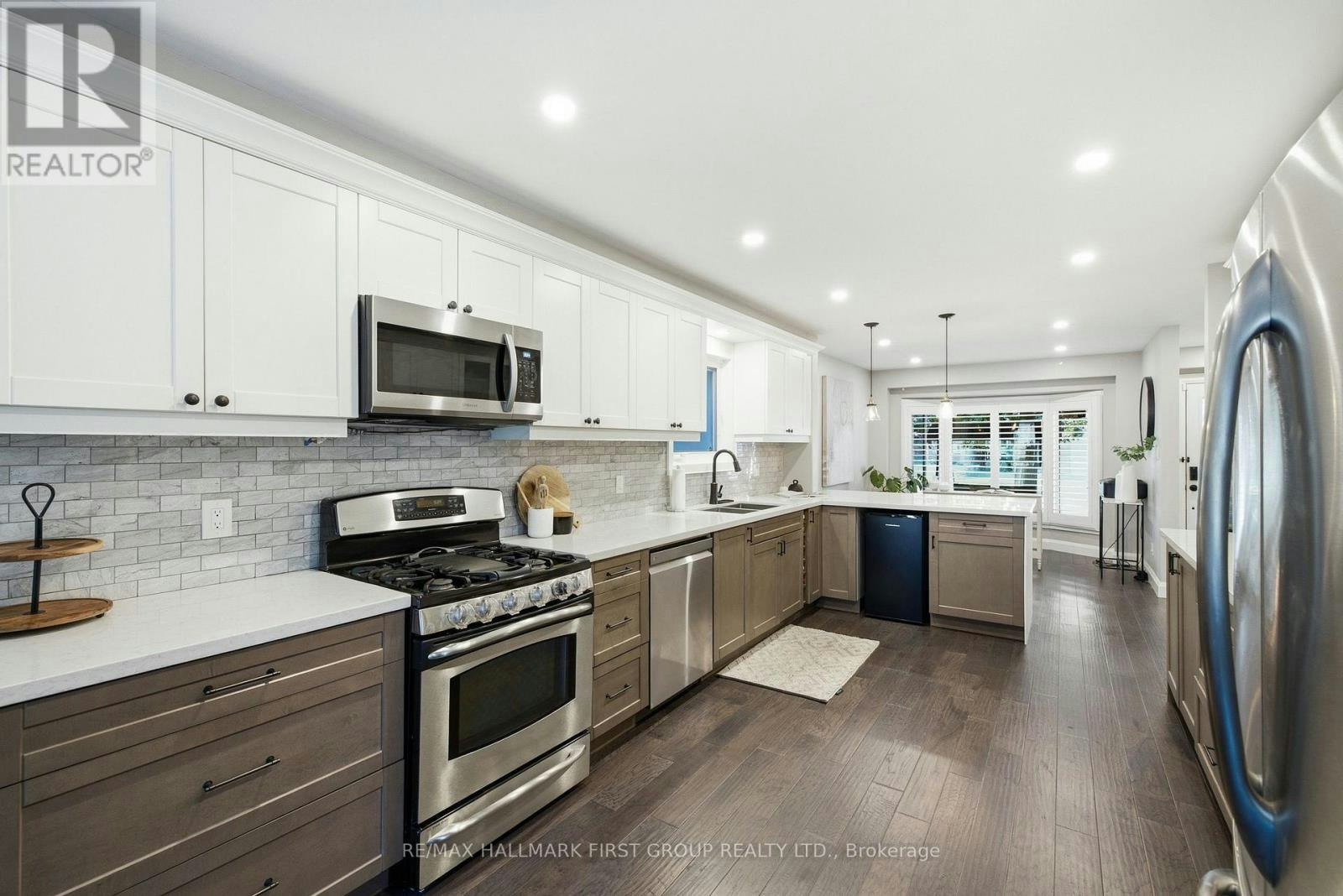 1896 New Street, Pickering, ON, L1V 3J7 - 7