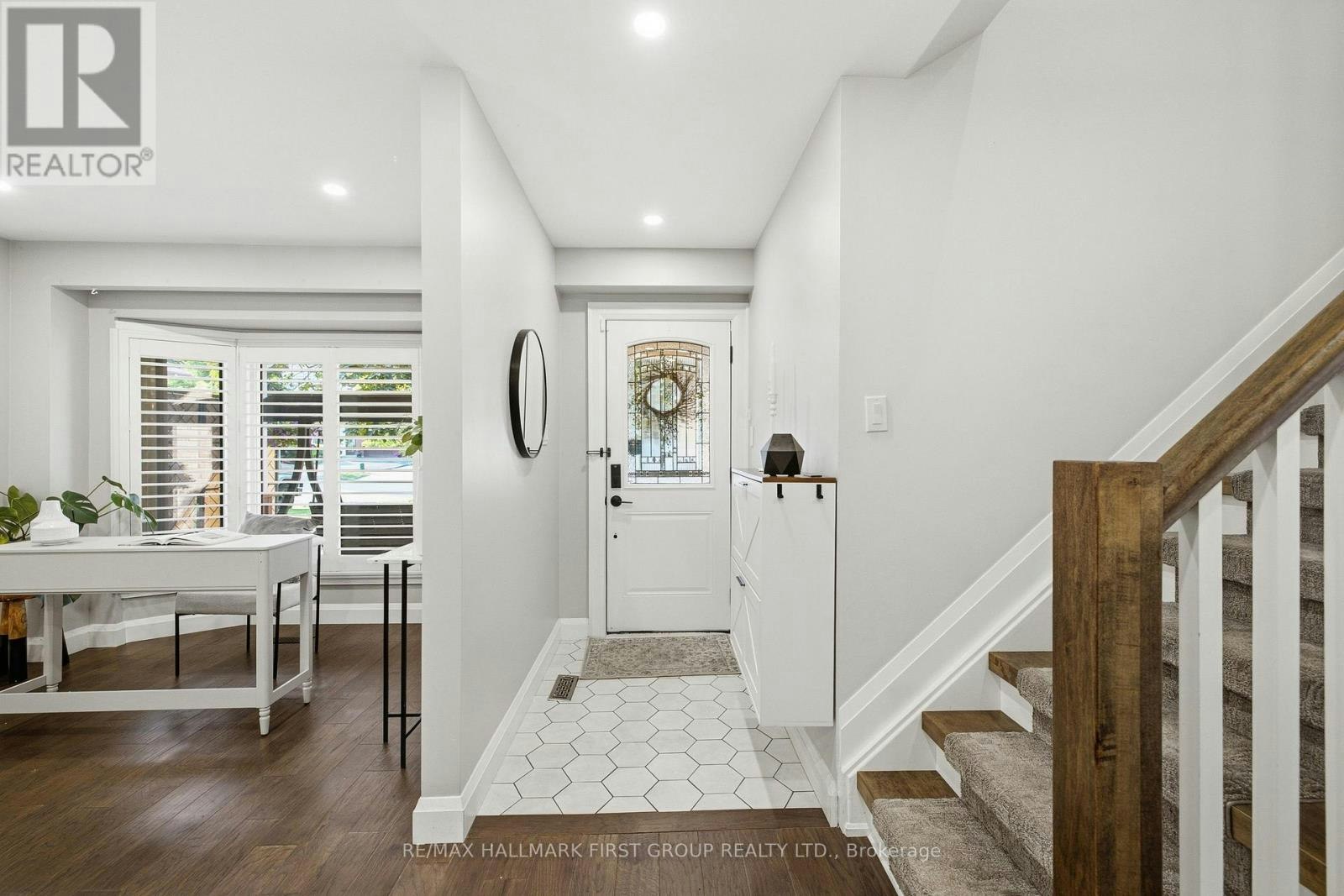 1896 New Street, Pickering, ON, L1V 3J7 - 3