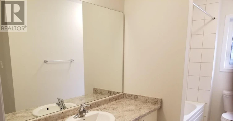 28 Sara Drive, Thorold, ON, L3B 0G4 - 29