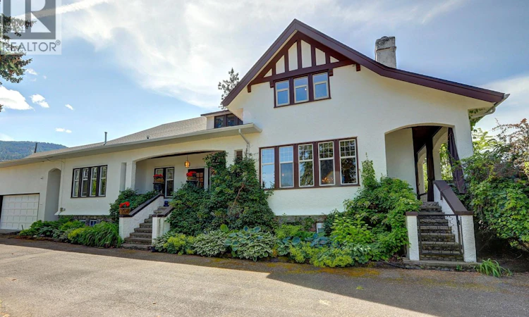 5482 Silver Star Road