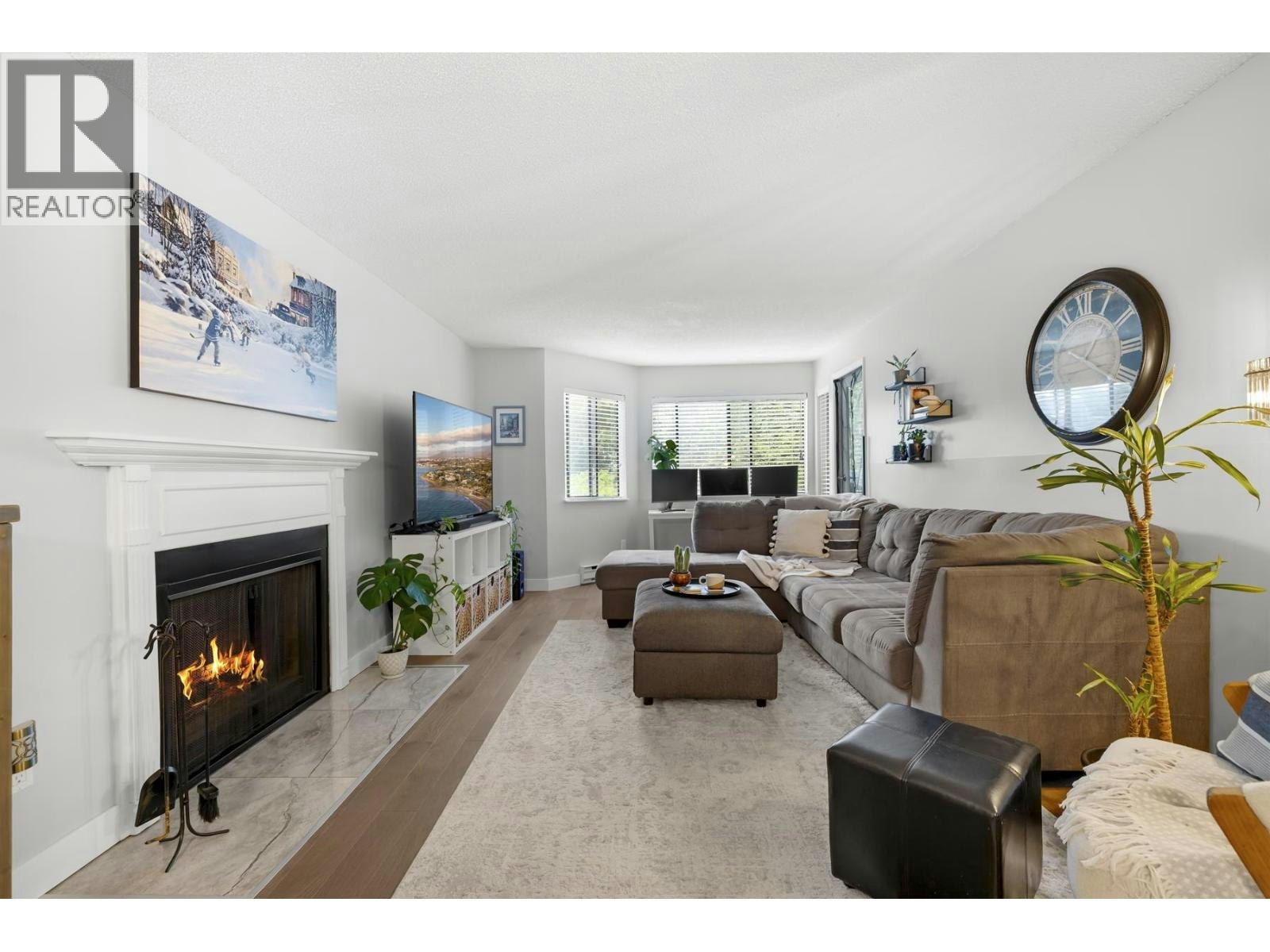 113-9620 Manchester Drive, Burnaby, BC, V3N 4R2