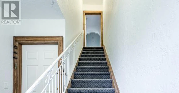 SECOND FL-11 Highbourne Road, Toronto, ON, M5P 2J1 - 5