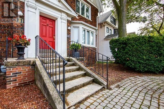 SECOND FL-11 Highbourne Road, Toronto, ON, M5P 2J1 - 4