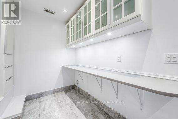 SECOND FL-11 Highbourne Road, Toronto, ON, M5P 2J1 - 17