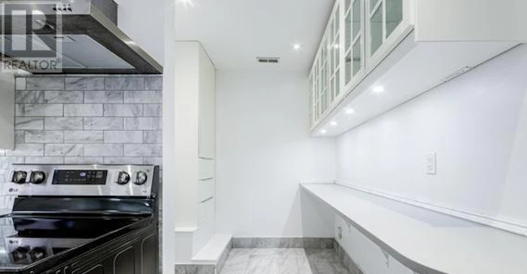 SECOND FL-11 Highbourne Road, Toronto, ON, M5P 2J1 - 16