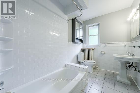 SECOND FL-11 Highbourne Road, Toronto, ON, M5P 2J1 - 26
