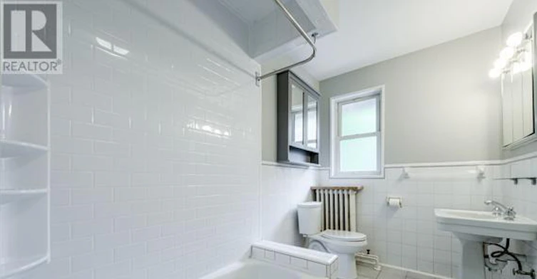 SECOND FL-11 Highbourne Road, Toronto, ON, M5P 2J1 - 26