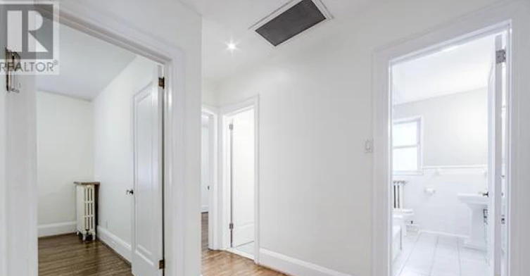 SECOND FL-11 Highbourne Road, Toronto, ON, M5P 2J1 - 23