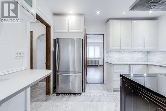 SECOND FL-11 Highbourne Road, Toronto, ON, M5P 2J1 - 20