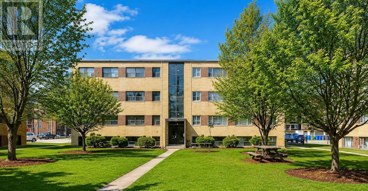 10-799 Robinson Street, Burlington, ON, L7R 2L4