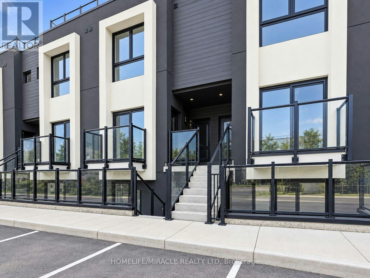 311-6638 Mcleod Road, Niagara Falls, ON, L2G 3G5