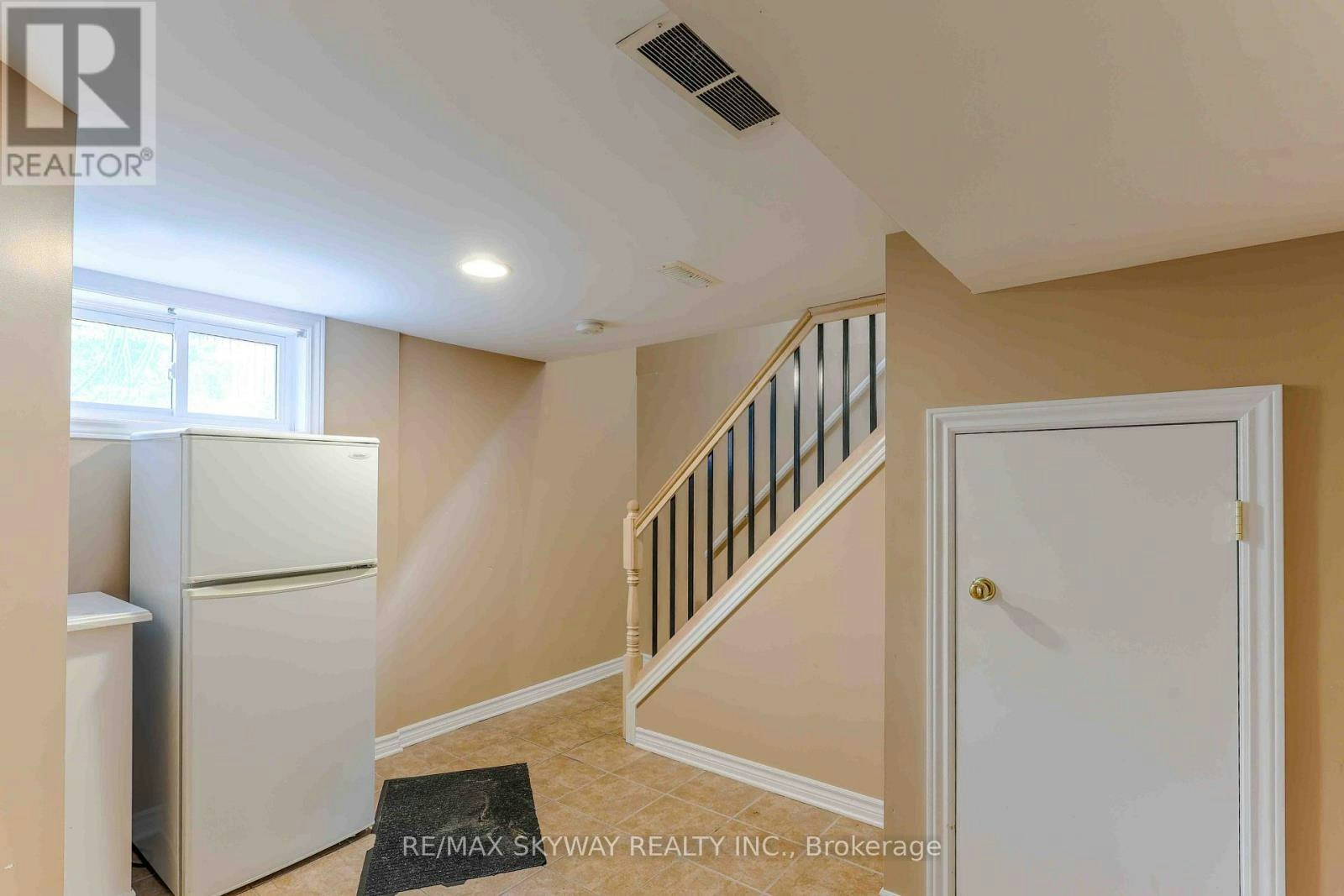 724 Brant Street, London, ON, N5Y 3N1 - 32