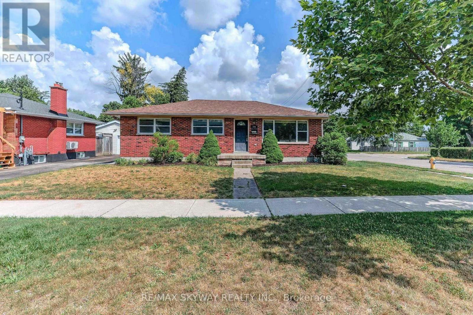 724 Brant Street, London, ON, N5Y 3N1 - 2