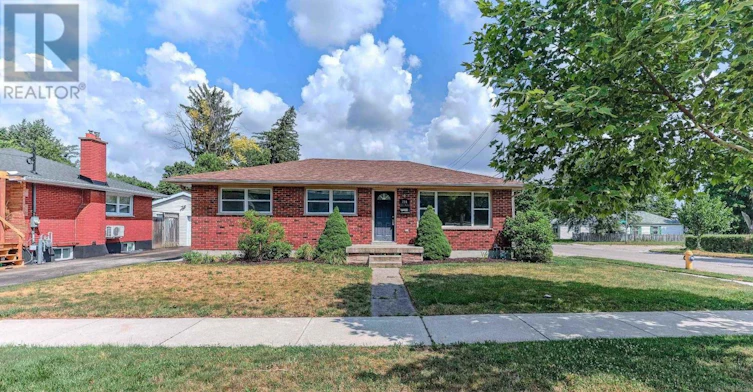 724 Brant Street, London, ON, N5Y 3N1 - 2
