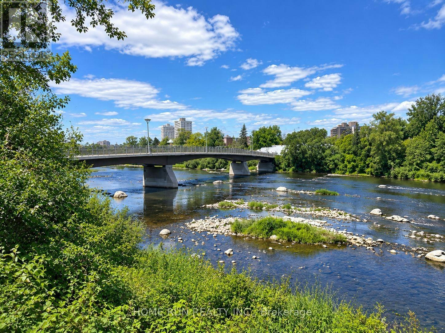 100 Blackburn Avenue, Ottawa, ON, K1N 8A7 - 26