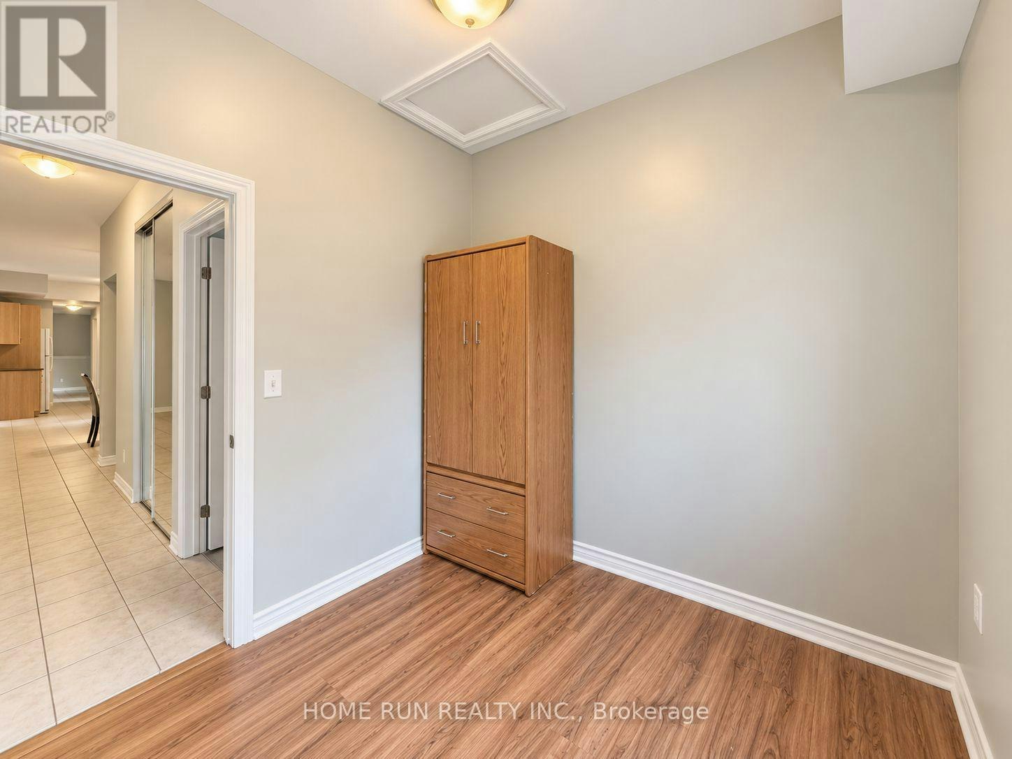 100 Blackburn Avenue, Ottawa, ON, K1N 8A7 - 21