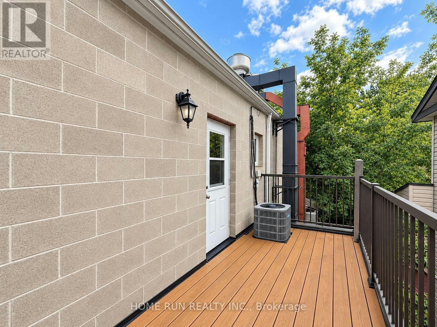 100 Blackburn Avenue, Ottawa, ON, K1N 8A7 - 25