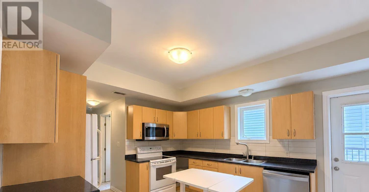 100 Blackburn Avenue, Ottawa, ON, K1N 8A7 - 6