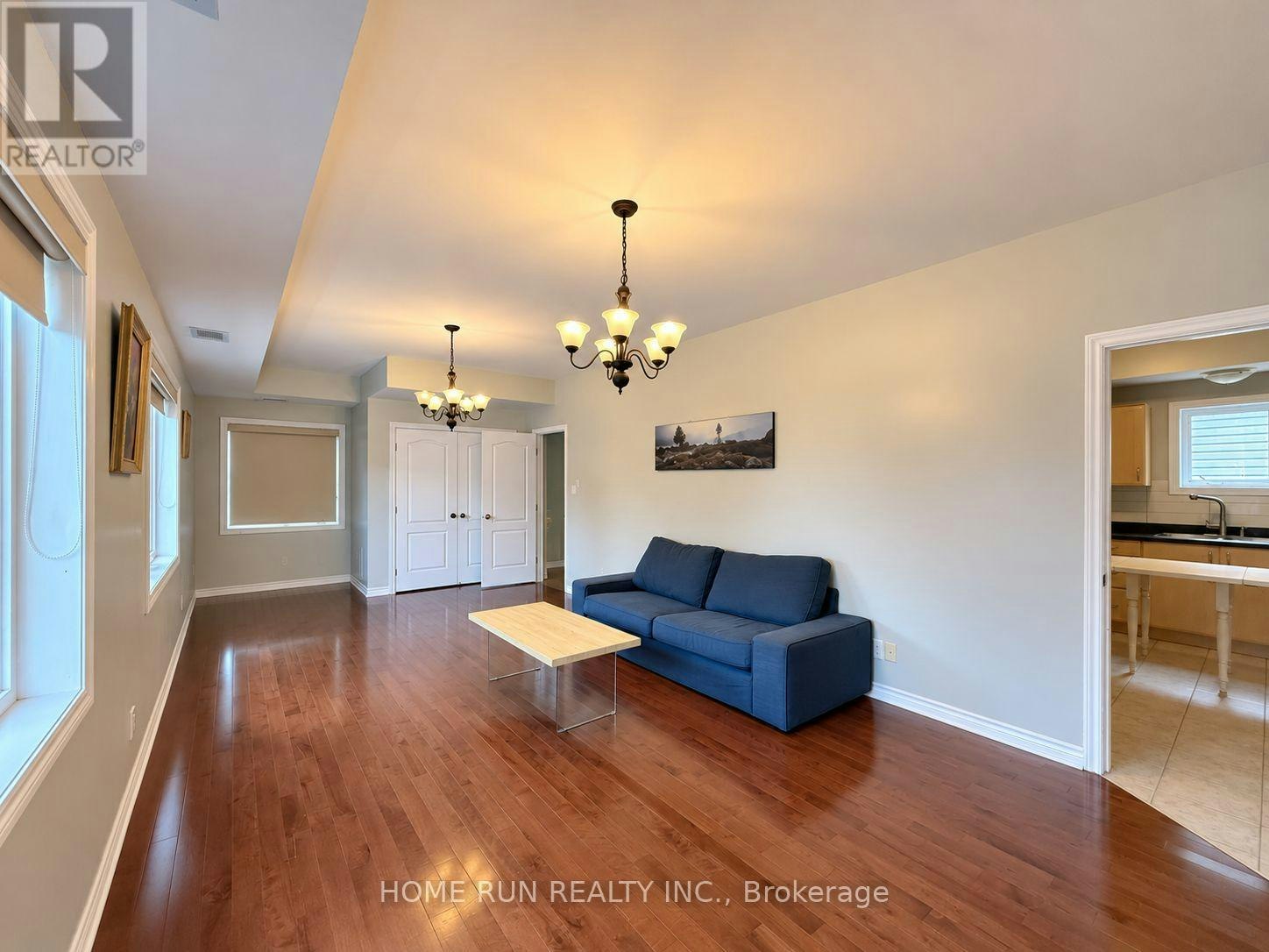 100 Blackburn Avenue, Ottawa, ON, K1N 8A7 - 5