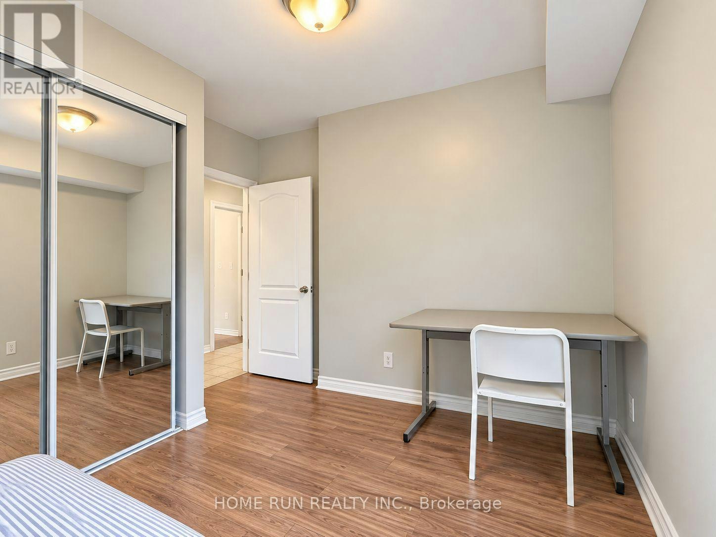 100 Blackburn Avenue, Ottawa, ON, K1N 8A7 - 16