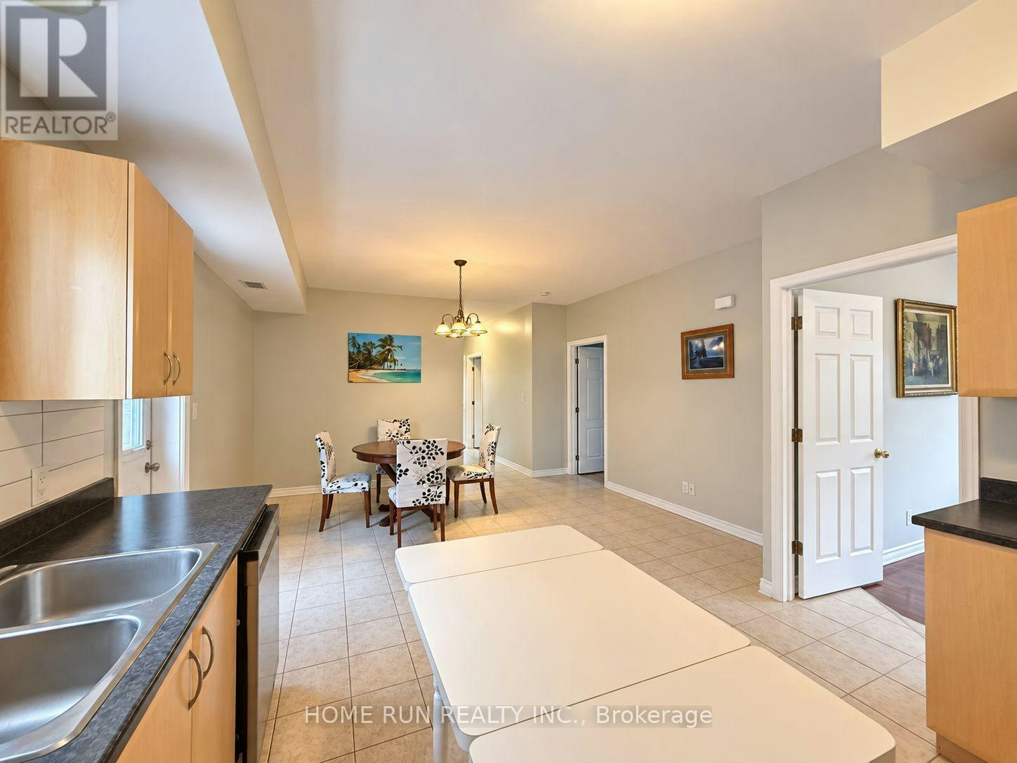 100 Blackburn Avenue, Ottawa, ON, K1N 8A7 - 9