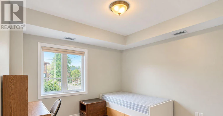 100 Blackburn Avenue, Ottawa, ON, K1N 8A7 - 19