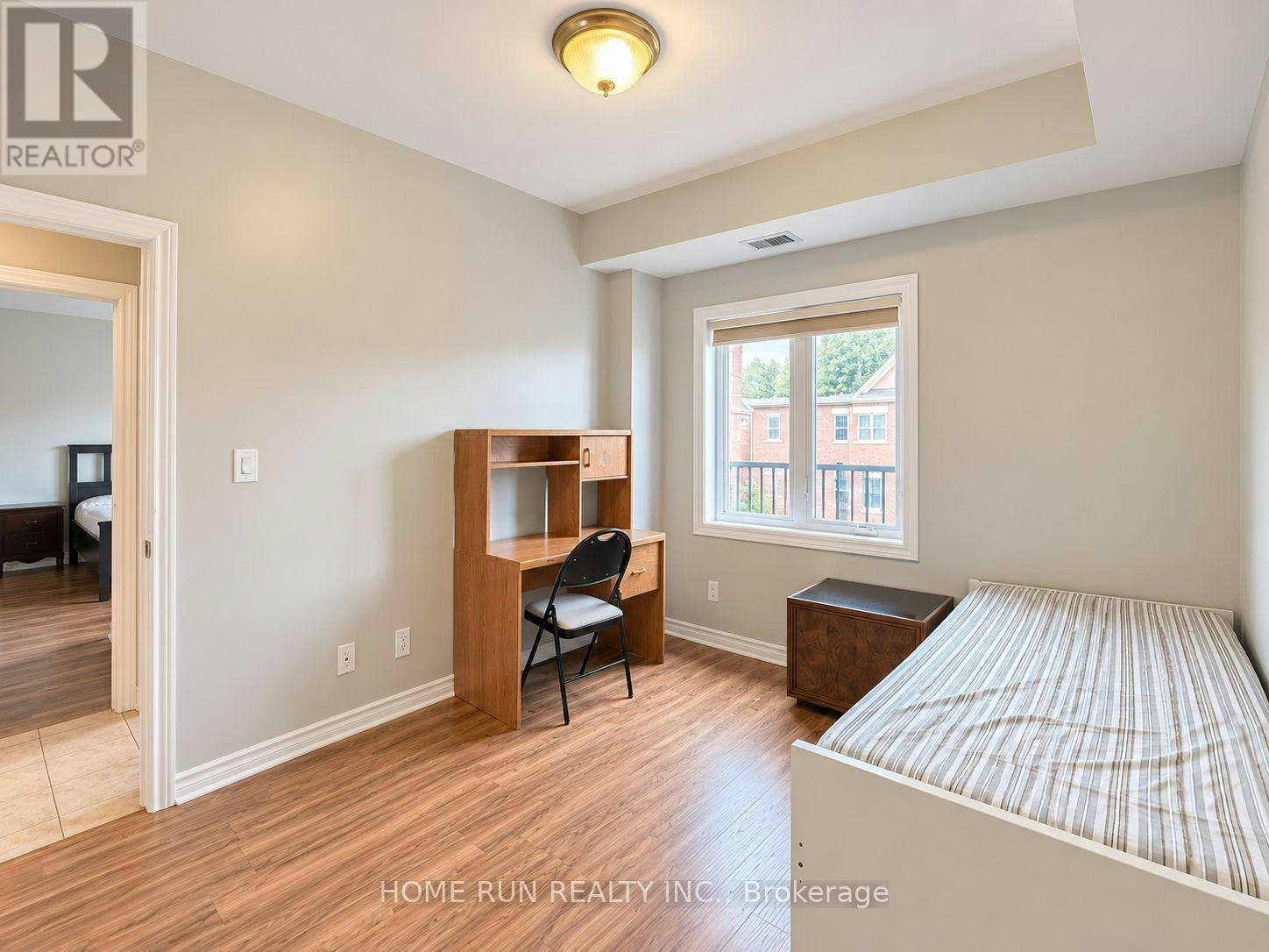 100 Blackburn Avenue, Ottawa, ON, K1N 8A7 - 20