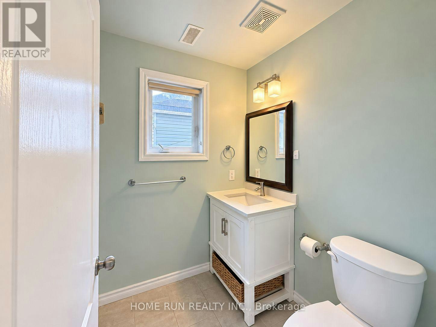 100 Blackburn Avenue, Ottawa, ON, K1N 8A7 - 10
