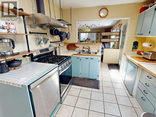 5836 Mowat Avenue, Powell River, BC, V8A 4C1 - 12
