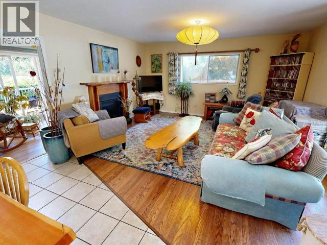 5836 Mowat Avenue, Powell River, BC, V8A 4C1 - 6