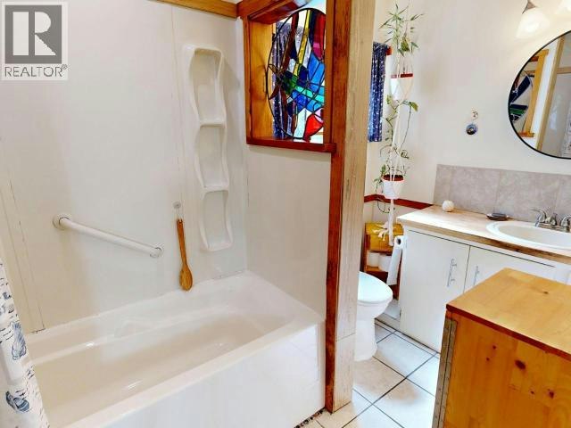 5836 Mowat Avenue, Powell River, BC, V8A 4C1 - 28