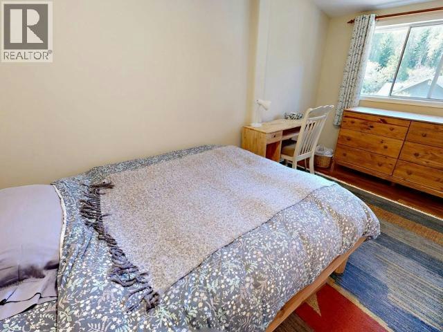 5836 Mowat Avenue, Powell River, BC, V8A 4C1 - 22