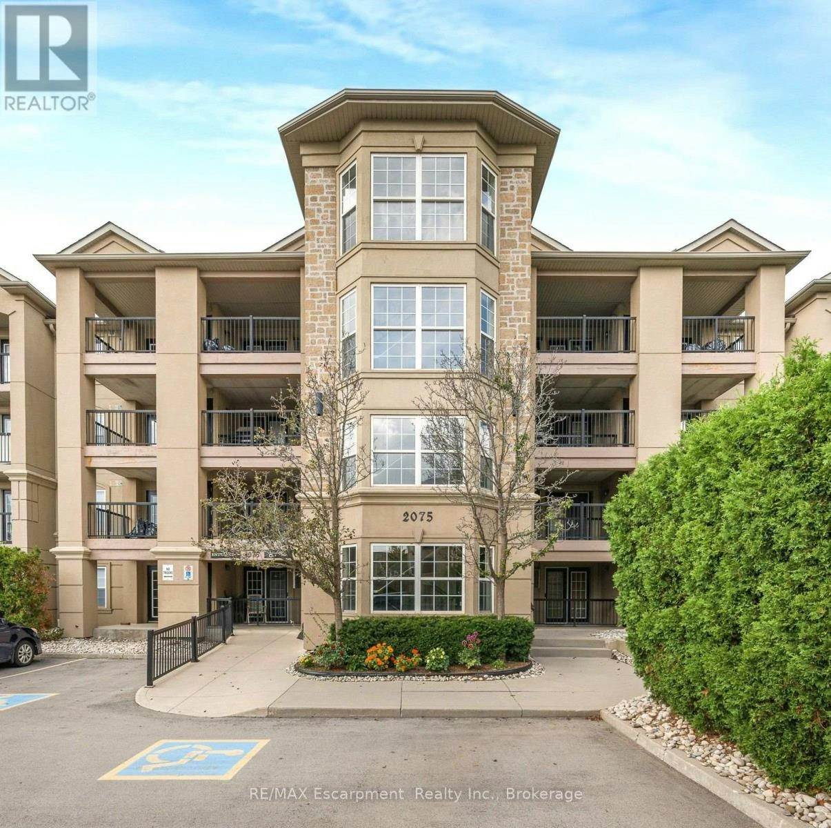 102-2075 Appleby Line, Burlington, ON, L7L 7H3