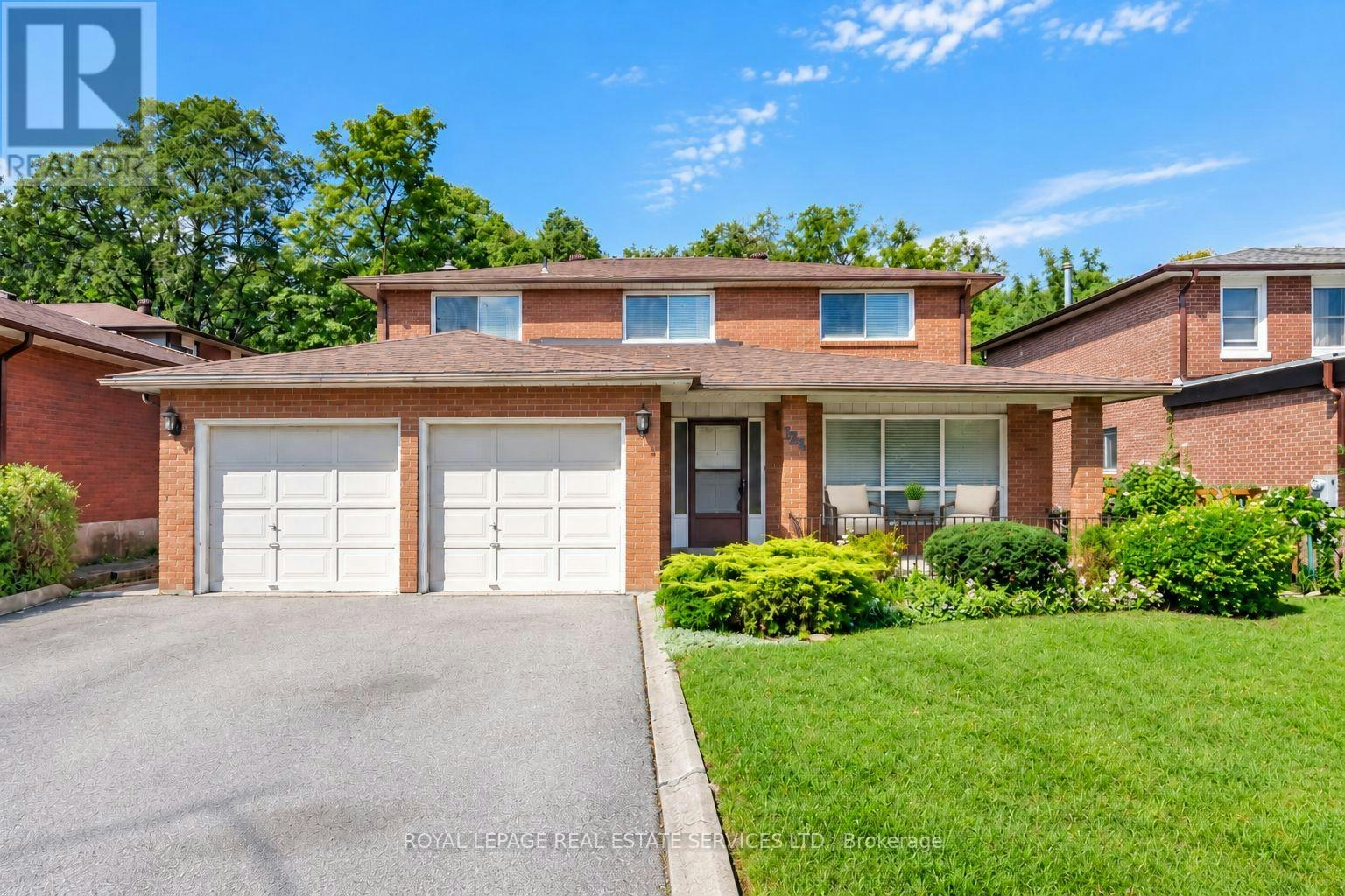 124 Stilecroft Drive, Toronto, ON, M3J 1A9