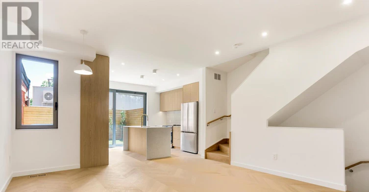 2-301 Keele Street, Toronto, ON, M6P 2K5 - 2