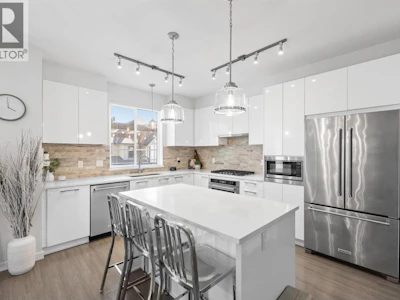 149-3500 Burke Village Promenade - 5