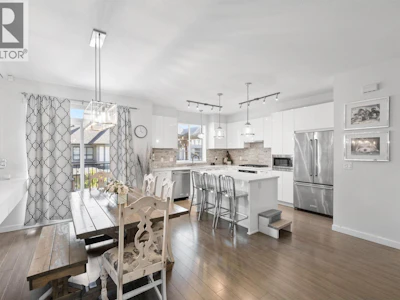 149-3500 Burke Village Promenade - 4