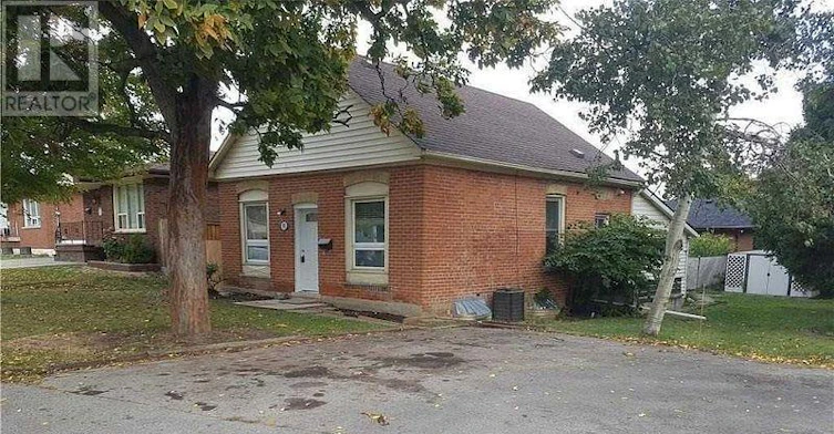 B-93 Limeridge Road E, Hamilton, ON, L4L 3Z5 - 2