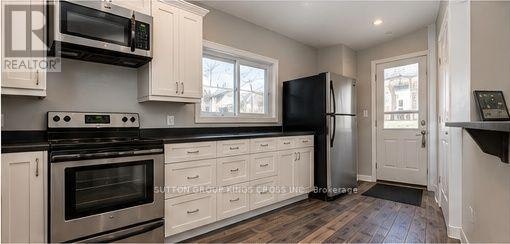 B-93 Limeridge Road E, Hamilton, ON, L4L 3Z5 - 3