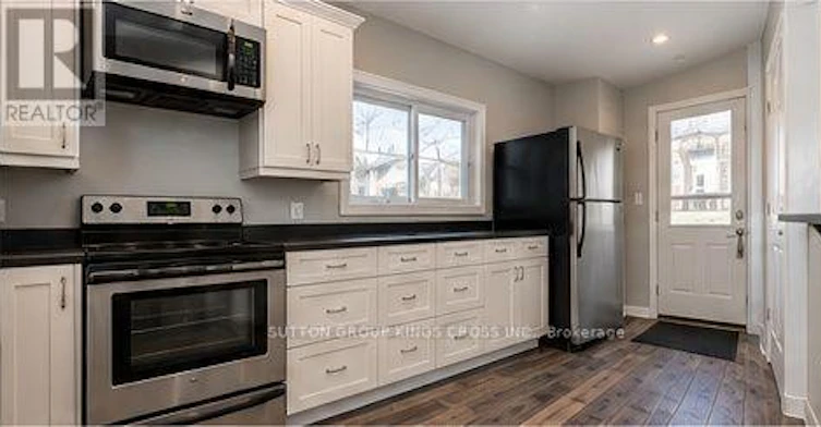 B-93 Limeridge Road E, Hamilton, ON, L4L 3Z5 - 3