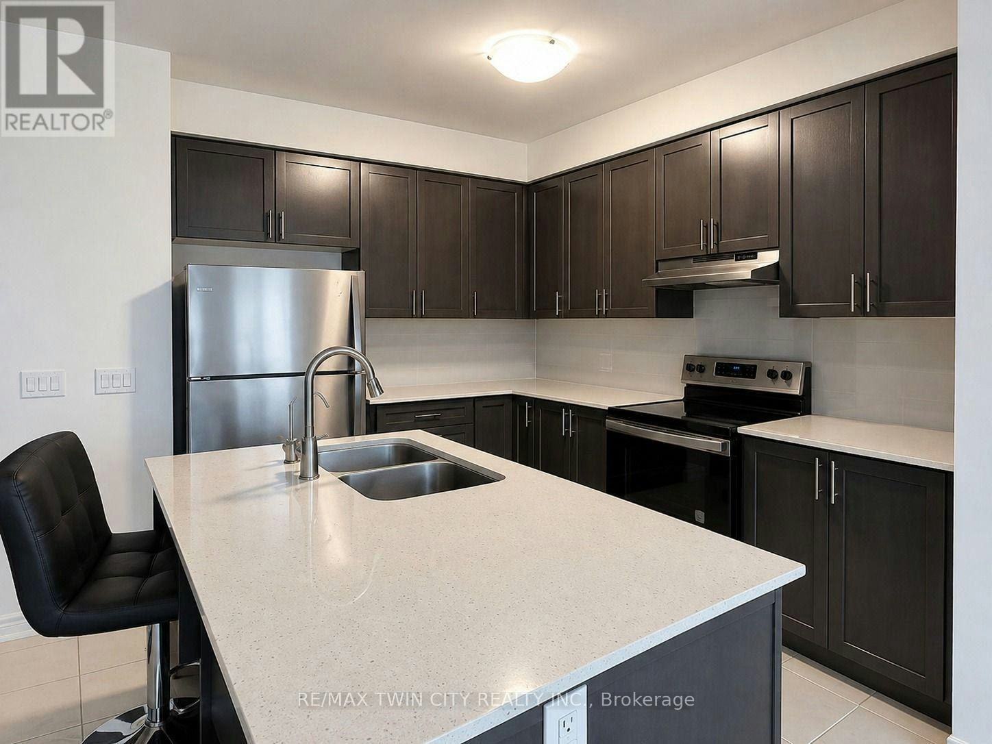 207 Broadacre Drive, Kitchener, ON, N2R 0S5 - 3