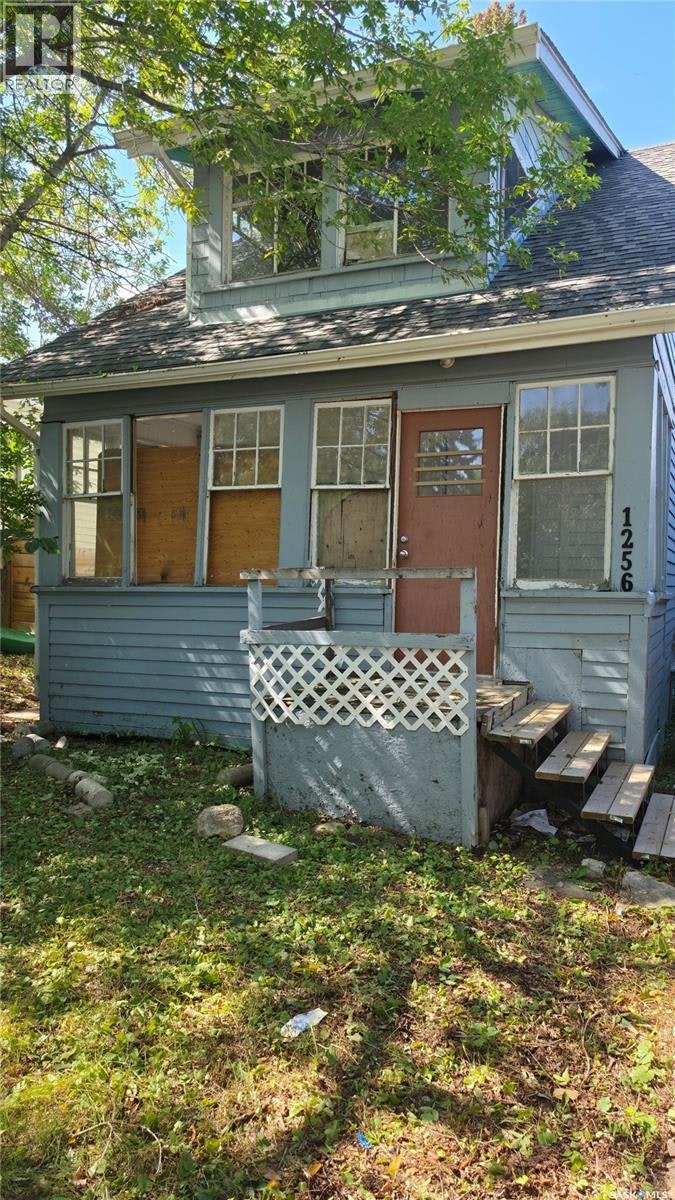1256 King Street, Regina, SK, S4T 4E9