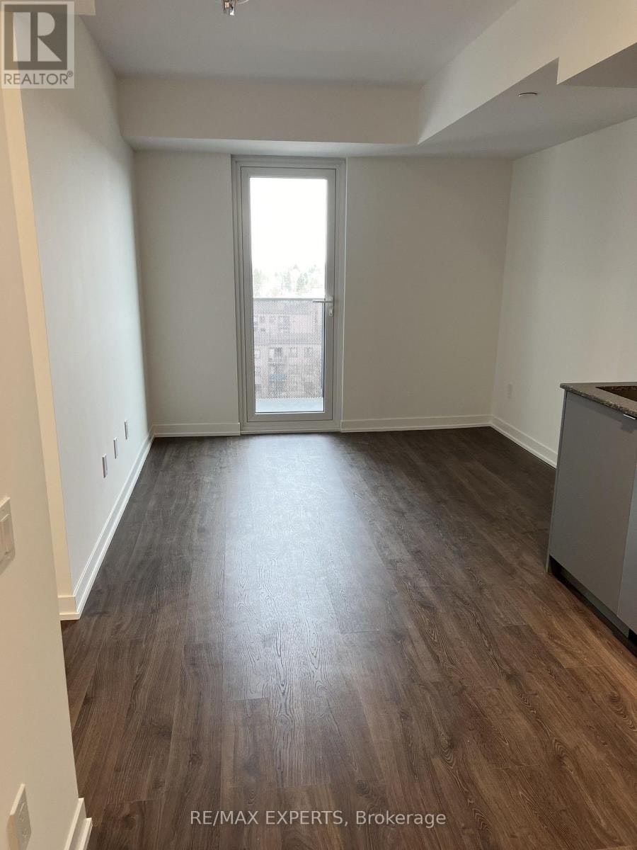 925-500 Wilson Avenue, Toronto, ON, M3H 0E5 - 10
