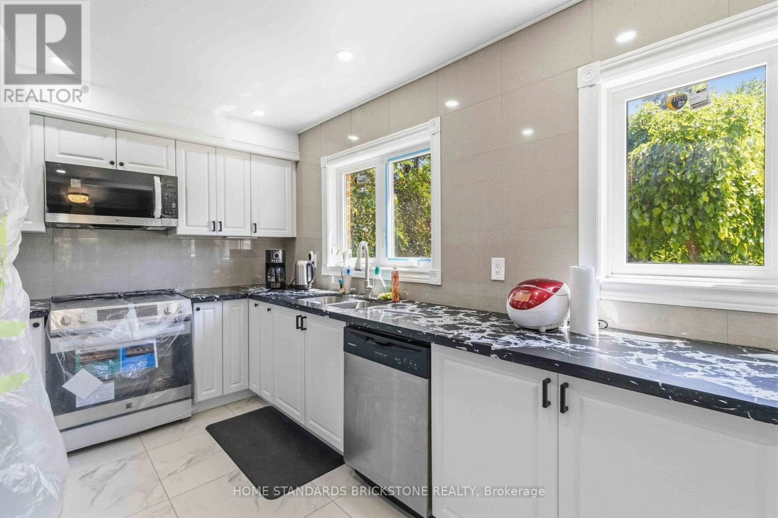 MAIN-220 Torresdale Avenue, Toronto, ON, M2R 3E8 - 9