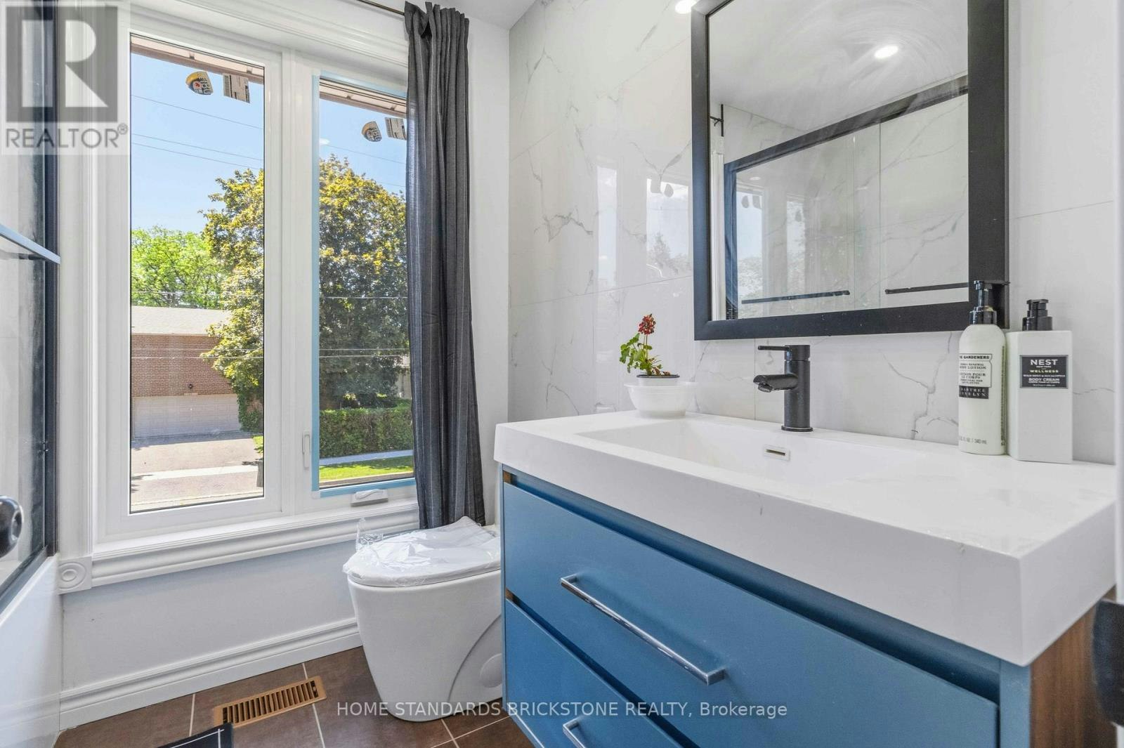 MAIN-220 Torresdale Avenue, Toronto, ON, M2R 3E8 - 19