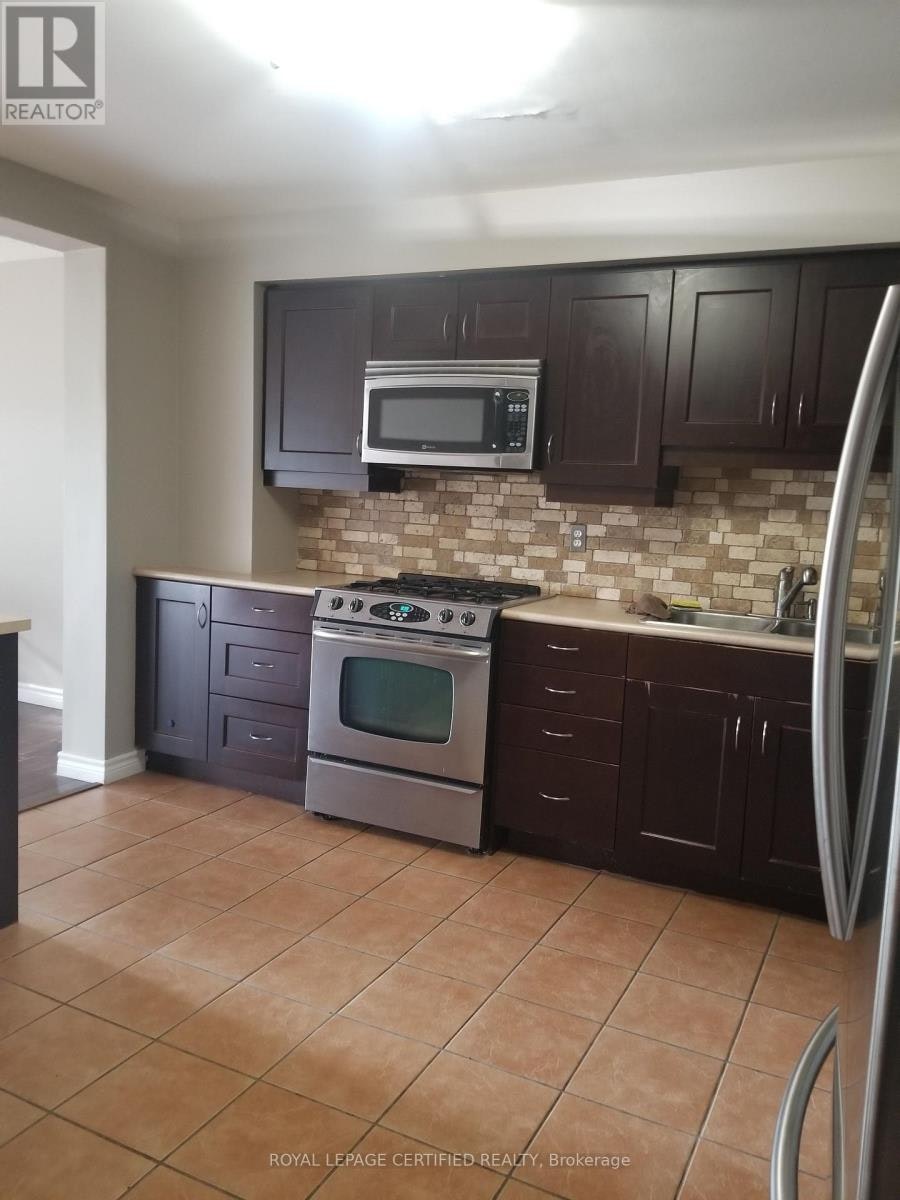 ROOM-1452 Creditwoodlands Court, Mississauga, ON, L5C 3J5 - 3
