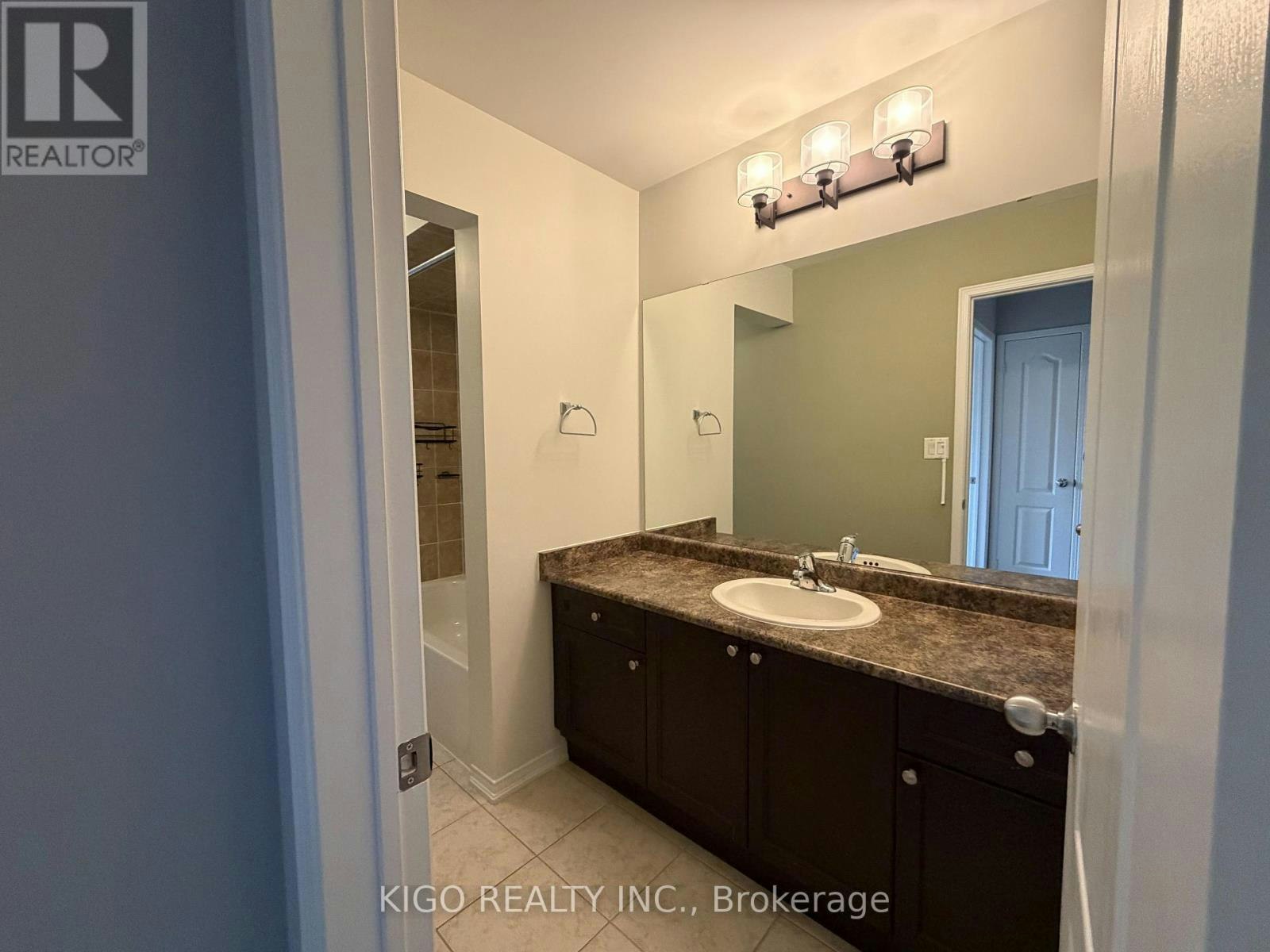 21 Summerside Avenue, Whitby, ON, L1R 0G3 - 18